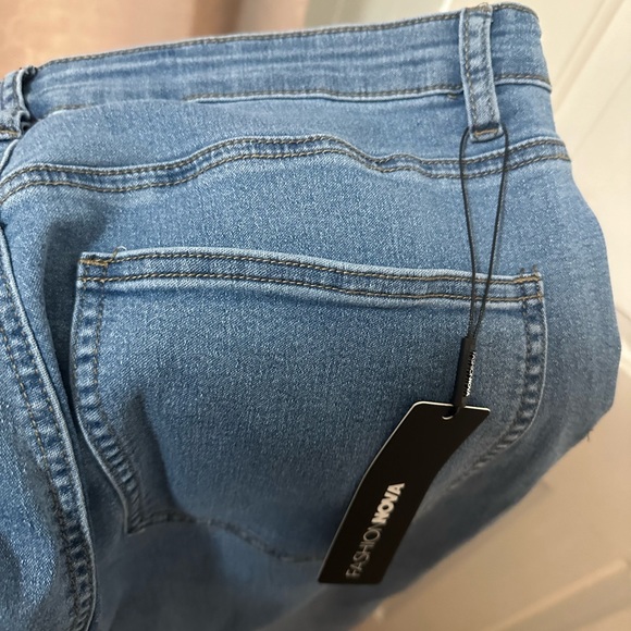 Fashion nova curve wide leg jeans with stretch - Picture 5 of 5